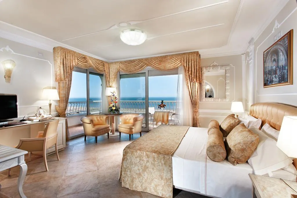 Hotel Gambrinus Cervia 4*,  Italia